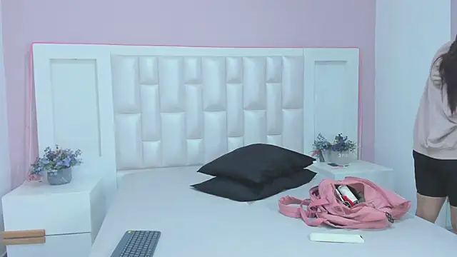 Snapshot of KylieLumi chatting on April 2, 2026, 12:01 pm KylieLumi online show from April 2, 2026, 12:01 pm