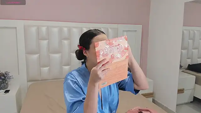 Snapshot of KylieLumi chatting on March 25, 2026, 12:04 pm KylieLumi online show from March 25, 2026, 12:04 pm