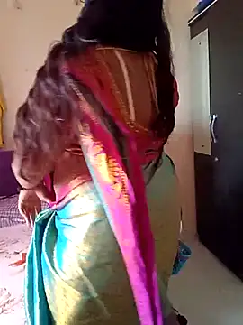 Snapshot of poojag_2 chatting on July 13, 2026, 6:13 am poojag 2 online show from July 13, 2026, 6:13 am