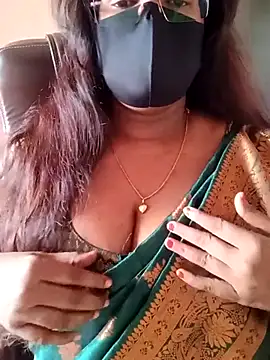 Snapshot of poojag_2 chatting on July 15, 2026, 5:58 am poojag 2 online show from July 15, 2026, 5:58 am