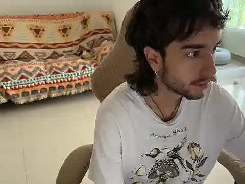 Snapshot of Adrien_polo chatting on April 7, 2026, 3:36 pm Adrien polo online show from April 7, 2026, 3:36 pm