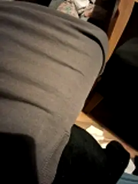 Snapshot of lucky9402 chatting on March 24, 2026, 12:43 am lucky9402 online show from March 24, 2026, 12:43 am