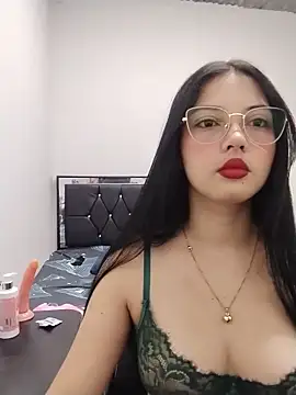 Snapshot of veleria_allurin chatting on June 20, 2026, 12:32 pm veleria allurin online show from June 20, 2026, 12:32 pm