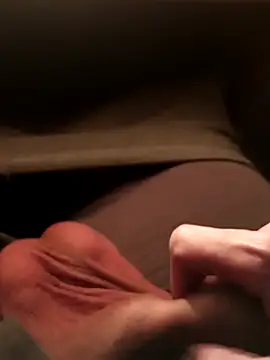 Schamlippenspreitzer online show from November 14, 2025, 10:46 pm