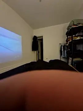 Snapshot of lolo0105 chatting on April 14, 2026, 7:19 pm lolo0105 online show from April 14, 2026, 7:19 pm