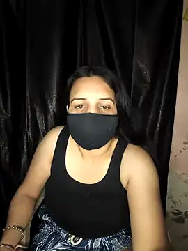 Snapshot of REENA-STRIP chatting on April 25, 2026, 2:58 pm REENA-STRIP online show from April 25, 2026, 2:58 pm