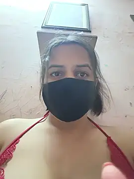 Snapshot of REENA-STRIP chatting on May 27, 2026, 11:06 am REENA-STRIP online show from May 27, 2026, 11:06 am