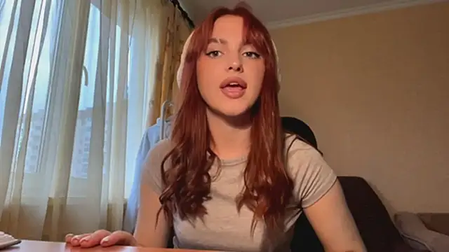 Snapshot of alisaonlyforu chatting on April 1, 2026, 6:04 am alisaonlyforu online show from April 1, 2026, 6:04 am