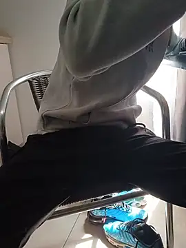 Skinboy06 online show from April 27, 2026, 12:36 pm