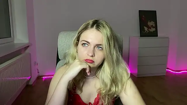Snapshot of EvaKraz chatting on April 9, 2026, 7:20 pm EvaKraz online show from April 9, 2026, 7:20 pm