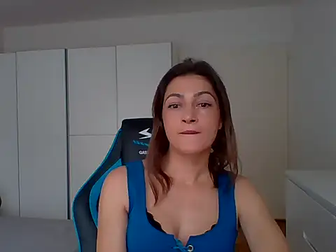 EVERLYY online show from March 23, 2026, 7:52 am