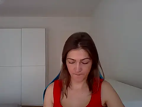 EVERLYY online show from March 20, 2026, 9:32 am