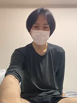 Snapshot of youta200 chatting on July 11, 2026, 1:00 pm youta200 online show from July 11, 2026, 1:00 pm