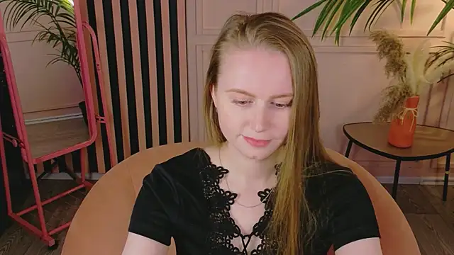 Snapshot of Lover_Daisy_ chatting on May 5, 2026, 12:41 pm Lover Daisy online show from May 5, 2026, 12:41 pm