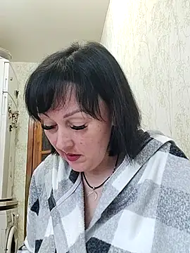 HelgaDennis online show from June 1, 2026, 5:29 am