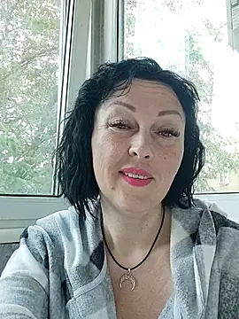 HelgaDennis online show from May 22, 2026, 4:10 am