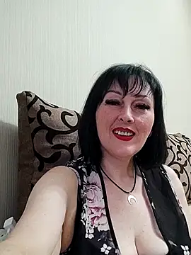 HelgaDennis online show from May 28, 2026, 5:41 pm