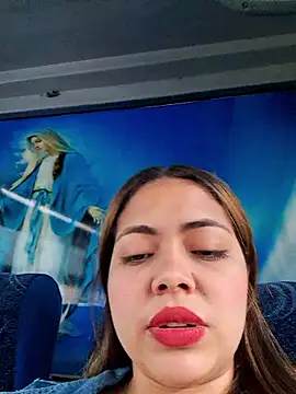 Snapshot of Yelii_ chatting on May 2, 2026, 4:12 pm Yelii online show from May 2, 2026, 4:12 pm
