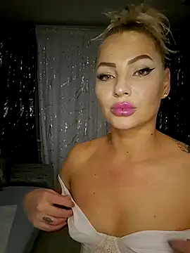 AngelGlowx online show from April 21, 2026, 6:36 pm