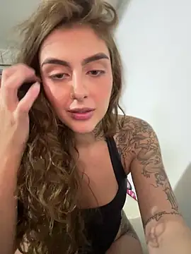 Snapshot of miiabellovic chatting on April 15, 2026, 5:17 pm miiabellovic online show from April 15, 2026, 5:17 pm