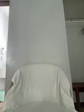 Snapshot of bendlikebanana__ chatting on June 20, 2026, 1:49 pm bendlikebanana online show from June 20, 2026, 1:49 pm