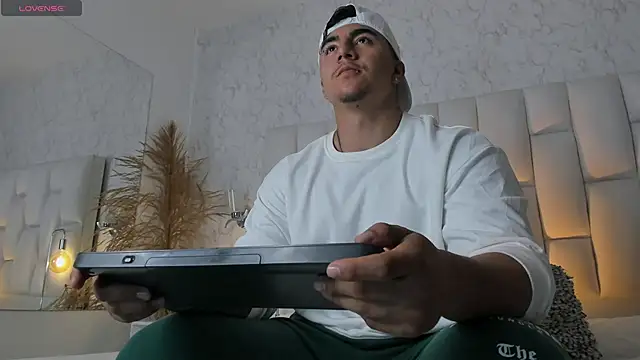 Zane cruz online show from March 24, 2026, 11:54 am