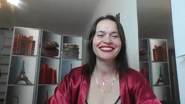 Snapshot of Selena_Moo chatting on July 1, 2026, 8:25 am Selena Moo online show from July 1, 2026, 8:25 am