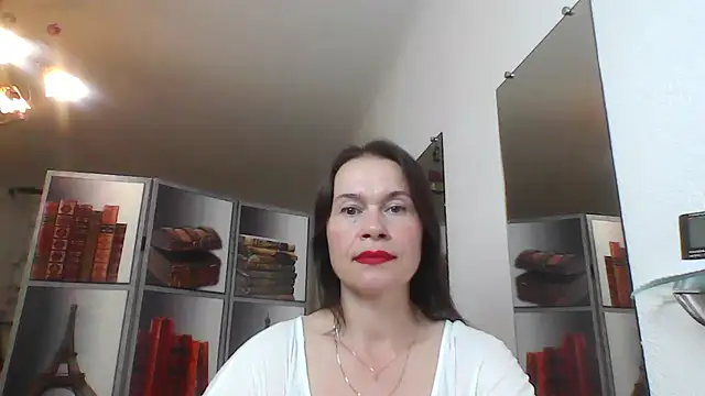 Snapshot of Selena_Moo chatting on June 11, 2026, 8:11 am Selena Moo online show from June 11, 2026, 8:11 am