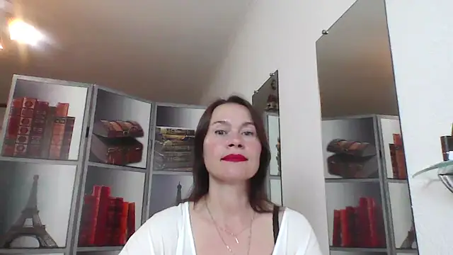Snapshot of Selena_Moo chatting on May 21, 2026, 8:55 am Selena Moo online show from May 21, 2026, 8:55 am