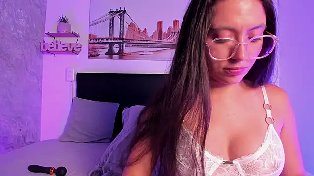 Snapshot of SofiaLujan_ chatting on April 21, 2026, 1:42 am SofiaLujan online show from April 21, 2026, 1:42 am