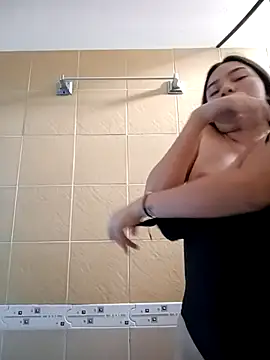 Snapshot of miaboom chatting on April 3, 2026, 6:58 pm miaboom online show from April 3, 2026, 6:58 pm