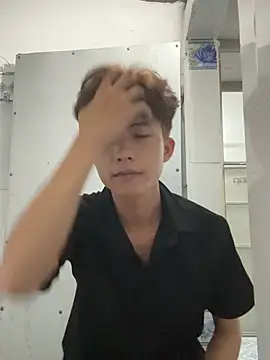 Nguyencuong1999 online show from May 7, 2026, 4:10 pm