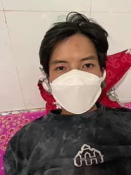 Nguyencuong1999 online show from March 21, 2026, 4:35 am