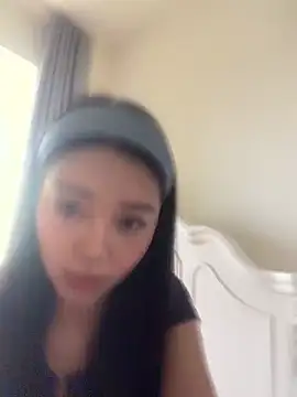 kiki-chloe online show from April 7, 2026, 6:26 am