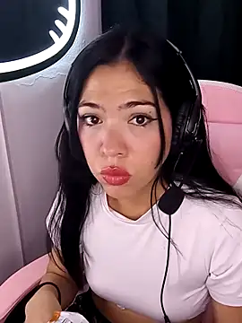 Snapshot of foranea chatting on March 20, 2026, 4:19 pm foranea online show from March 20, 2026, 4:19 pm