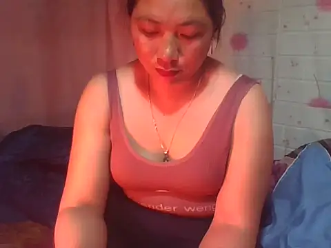 Snapshot of Hena__ chatting on April 27, 2026, 1:42 pm Hena online show from April 27, 2026, 1:42 pm