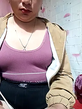 Snapshot of Hena__ chatting on April 26, 2026, 12:46 pm Hena online show from April 26, 2026, 12:46 pm