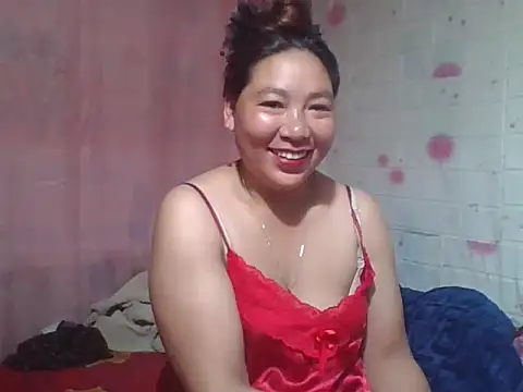Snapshot of Hena__ chatting on April 28, 2026, 4:39 am Hena online show from April 28, 2026, 4:39 am