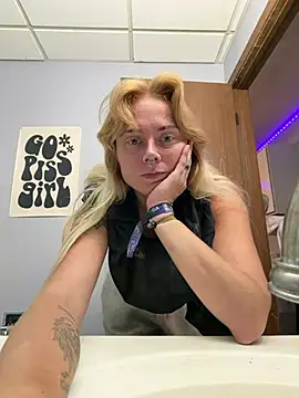 skinnyvan1lla online show from August 5, 2026, 7:13 am