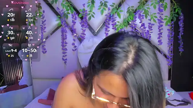 Snapshot of Freyaa_Millerr chatting on May 20, 2026, 3:36 am Freyaa Millerr online show from May 20, 2026, 3:36 am