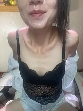 Snapshot of lilysister66 chatting on April 16, 2026, 3:24 pm lilysister66 online show from April 16, 2026, 3:24 pm