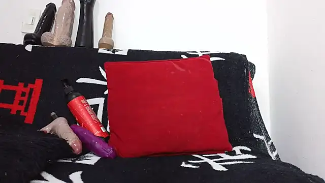 Snapshot of SCARLETTTX chatting on June 4, 2026, 1:05 pm SCARLETTTX online show from June 4, 2026, 1:05 pm