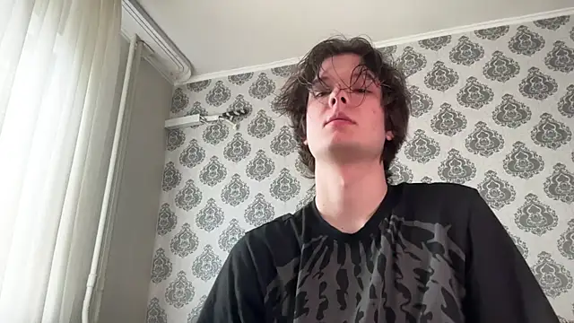 Snapshot of tomasdickpick chatting on May 9, 2026, 8:28 am tomasdickpick online show from May 9, 2026, 8:28 am