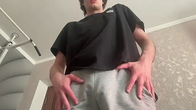 Snapshot of tomasdickpick chatting on May 3, 2026, 8:19 am tomasdickpick online show from May 3, 2026, 8:19 am