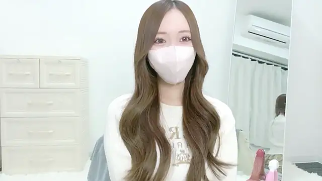 Snapshot of salachan_v chatting on April 6, 2026, 11:22 am salachan v online show from April 6, 2026, 11:22 am