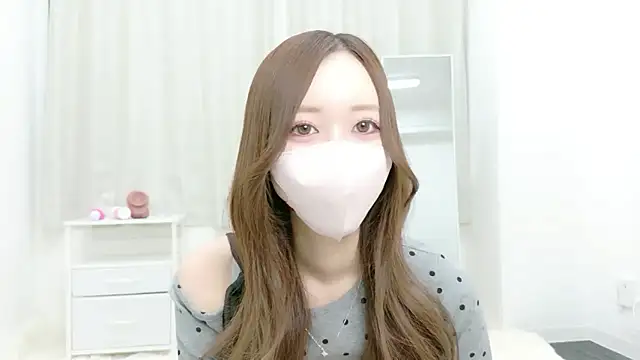 Snapshot of salachan_v chatting on April 7, 2026, 11:23 am salachan v online show from April 7, 2026, 11:23 am