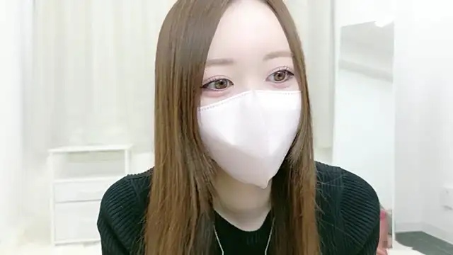 Snapshot of salachan_v chatting on April 8, 2026, 11:12 am salachan v online show from April 8, 2026, 11:12 am