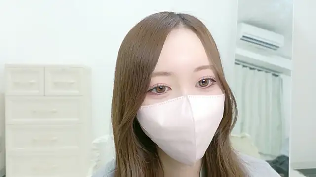 Snapshot of salachan_v chatting on April 4, 2026, 11:50 am salachan v online show from April 4, 2026, 11:50 am