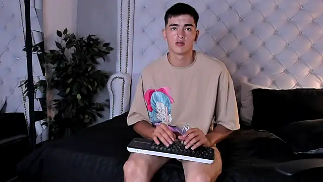 Snapshot of Xander_Noir chatting on March 30, 2026, 7:26 pm Xander Noir online show from March 30, 2026, 7:26 pm