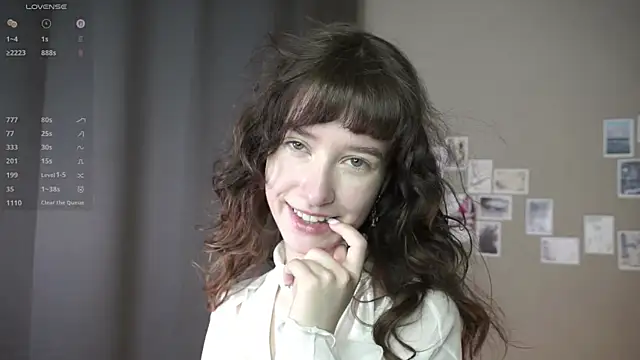 Snapshot of DellaLeck chatting on May 9, 2026, 8:34 pm DellaLeck online show from May 9, 2026, 8:34 pm